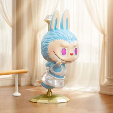 Figura de gimnasia rítmica LABUBU