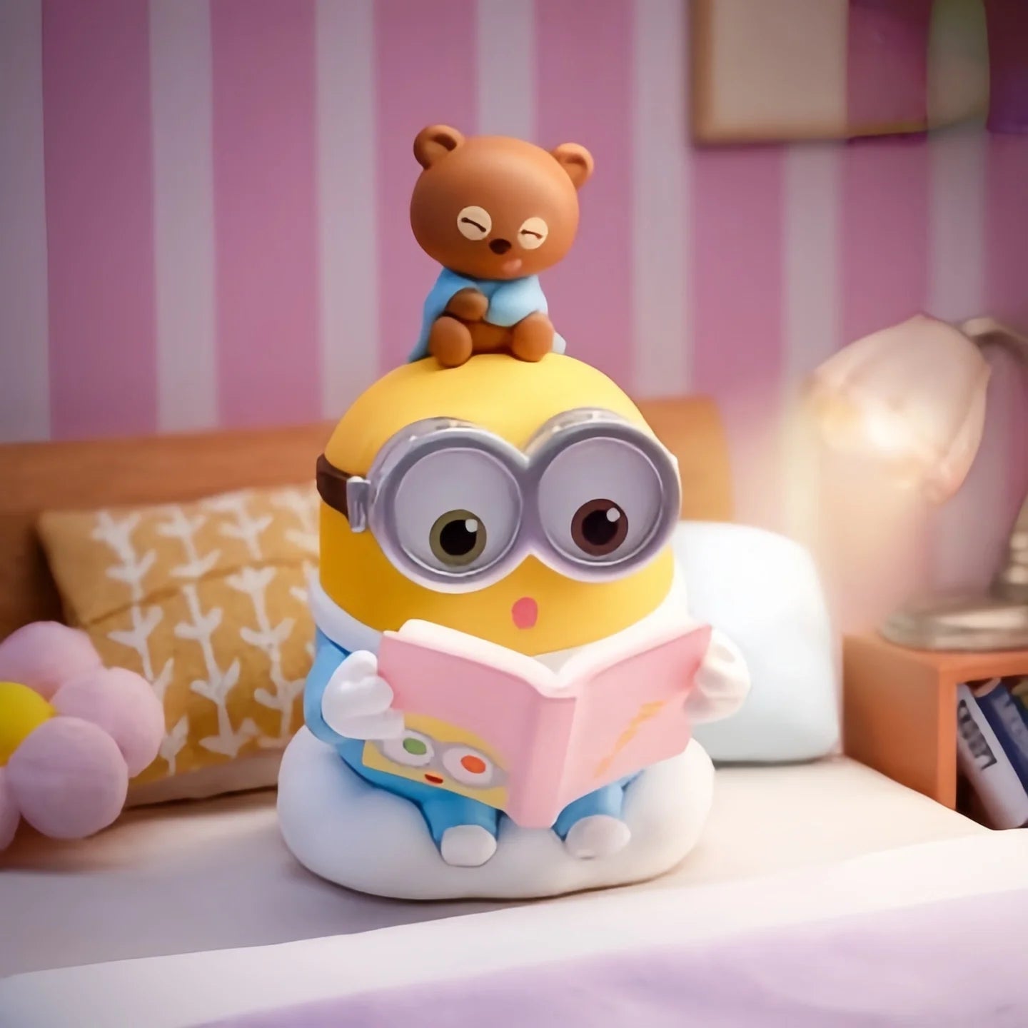Minions Bedtime Stories by Bob and Tim Series Figures, Blind Box