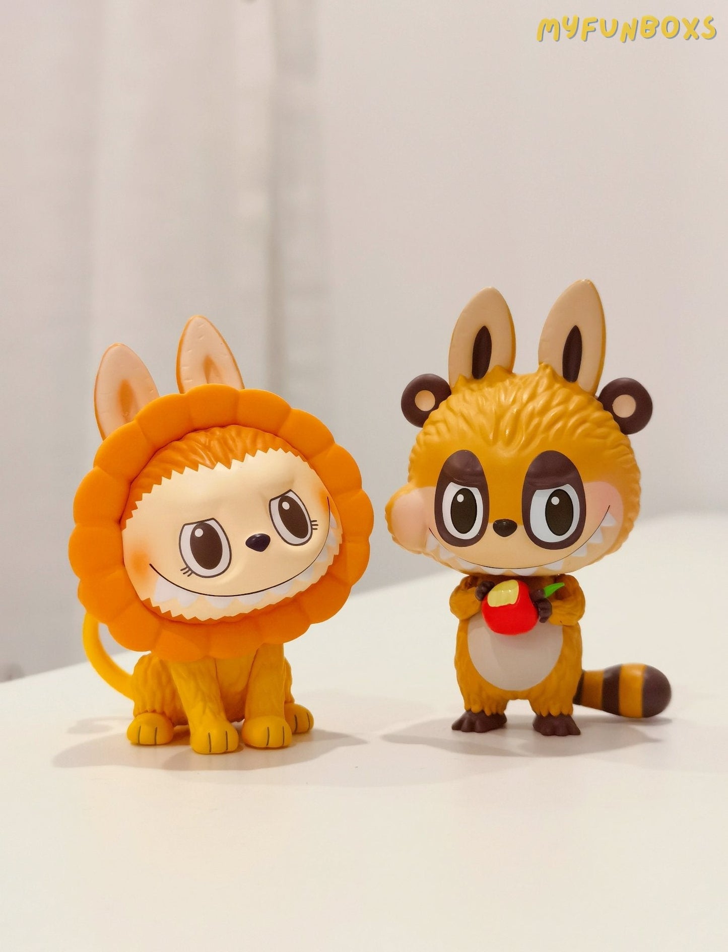 Pop Mart blind box, Labubu animal series, unpacking the box and bag.