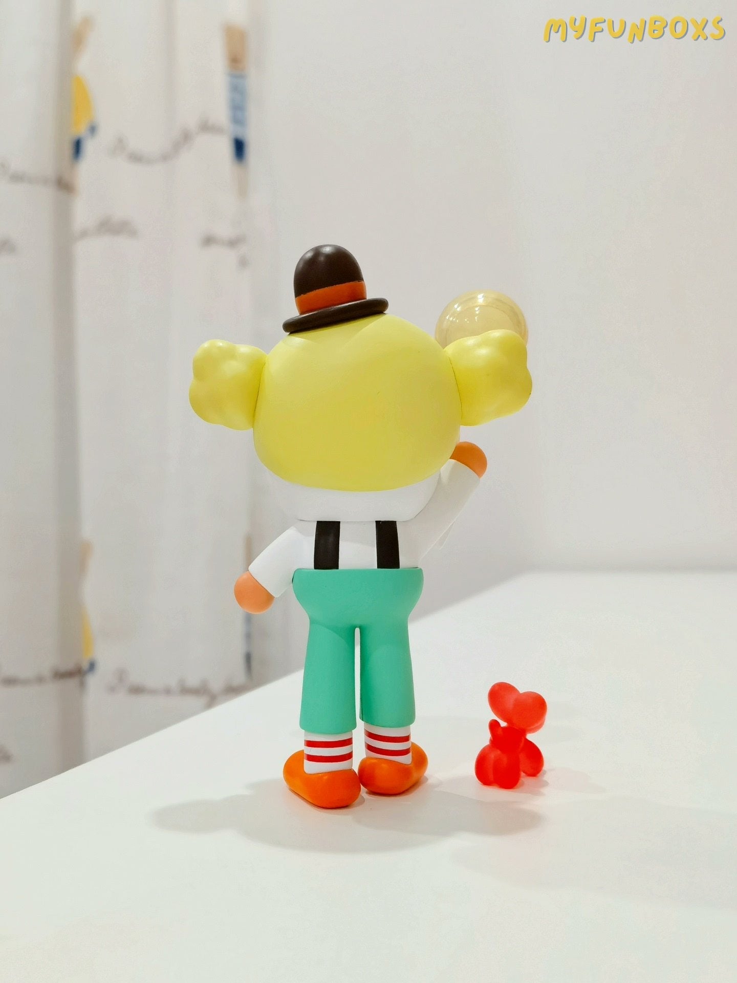 Pop Mart Crybaby Parade Series Long-Legged Clown, unboxing and bagging