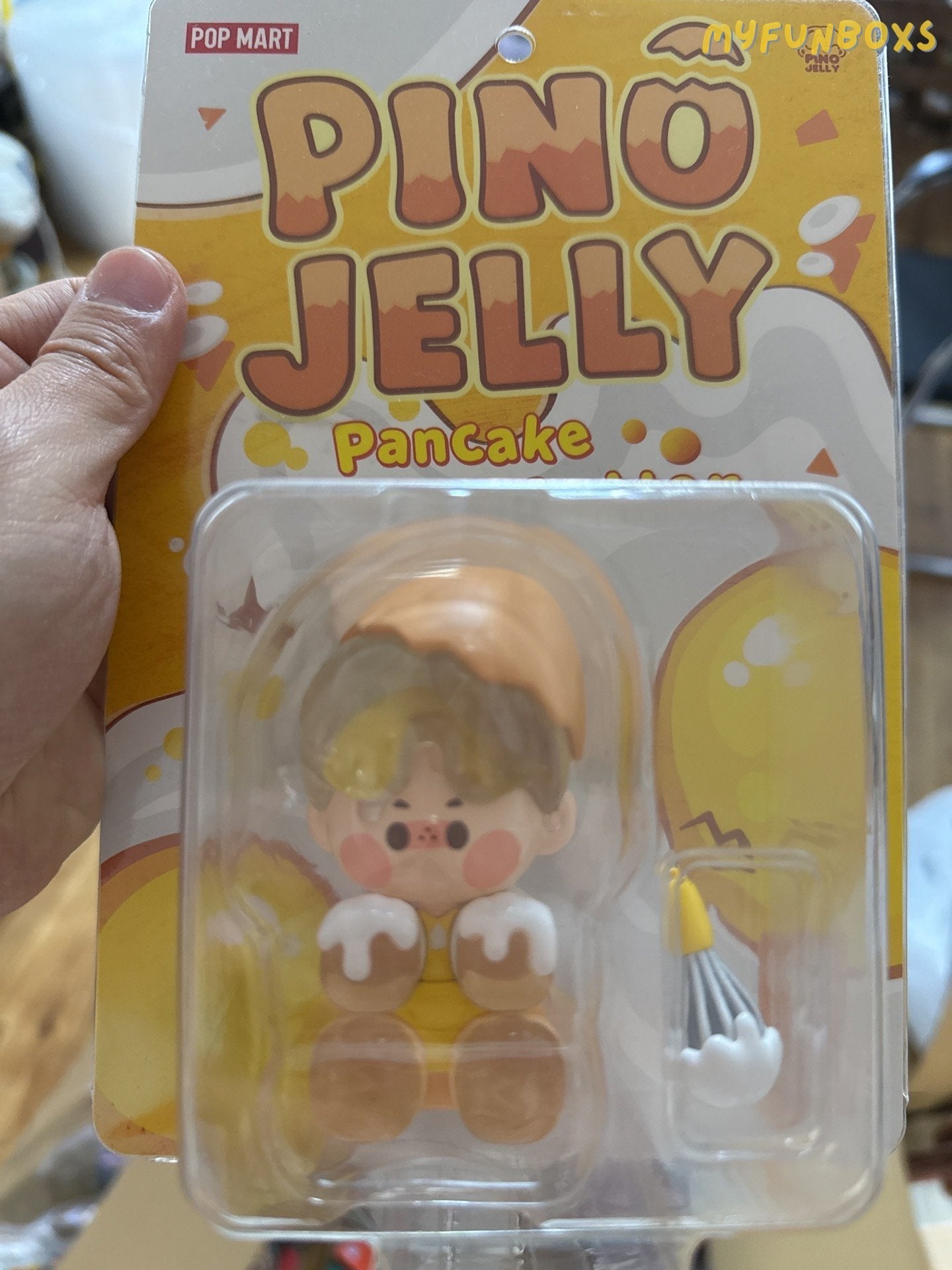 Pop Mart PINO JELLY Fresh Egg Sticker Hanger. Brand new, unopened. Rare. Perfect for collectors.