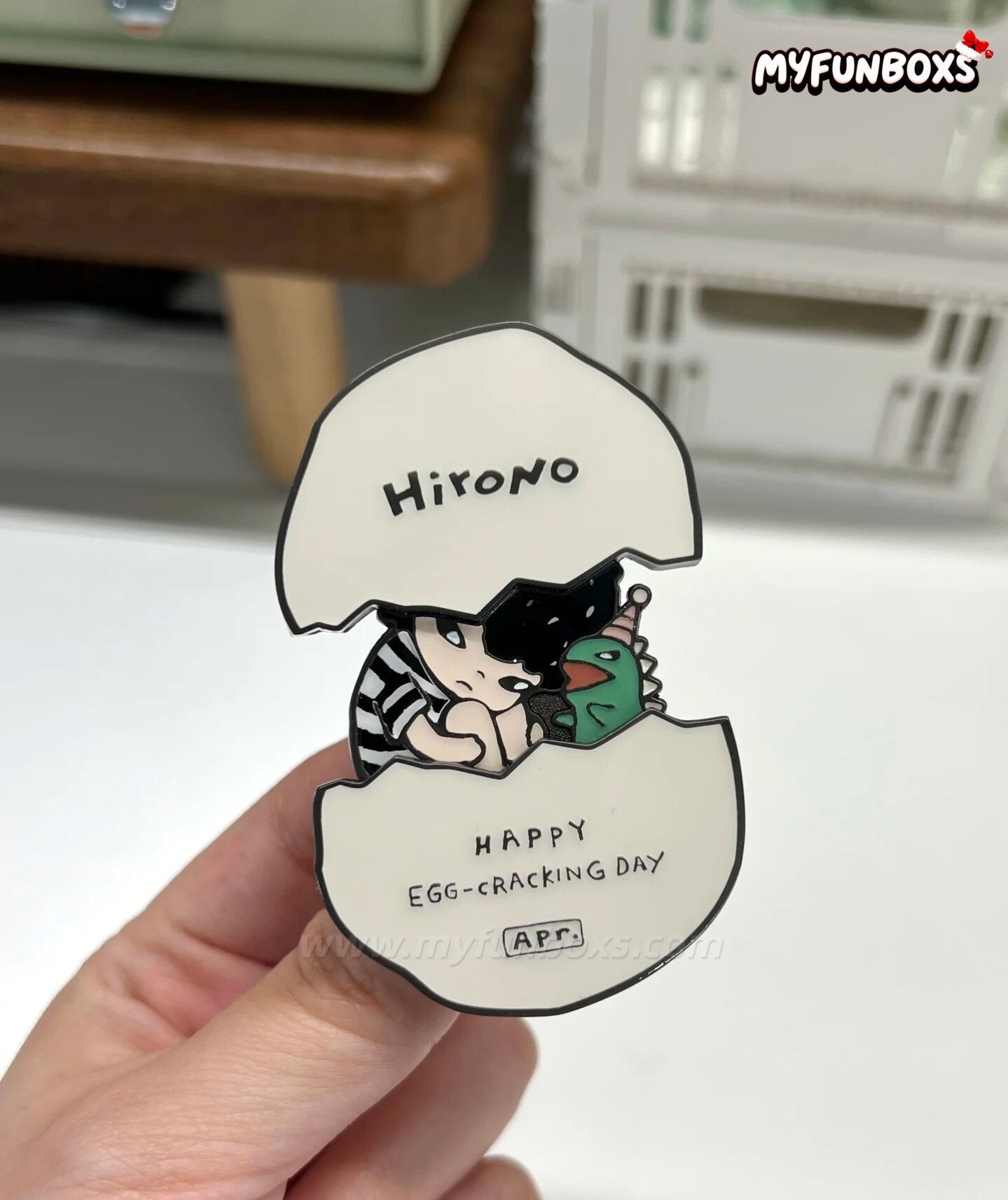 POP MART April Birthday Month Badge (Hirono Limited Edition)