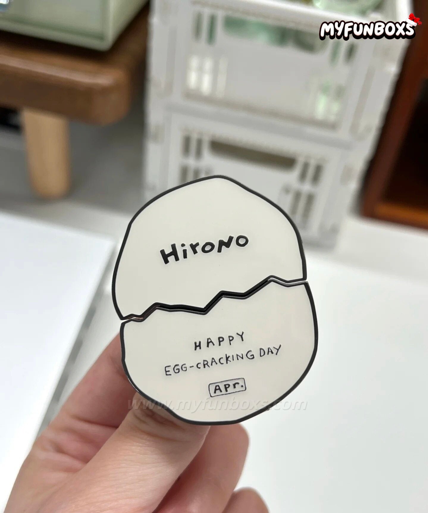 POP MART April Birthday Month Badge (Hirono Limited Edition)