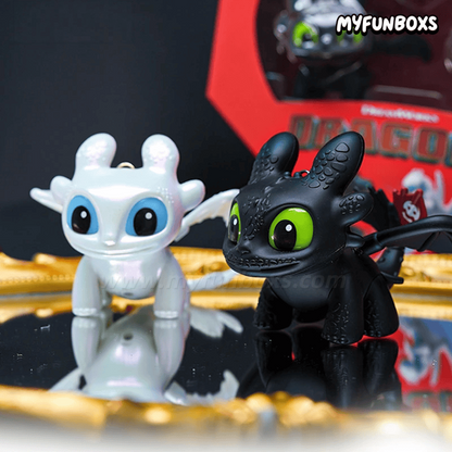 DreamWorks Toothless glow-in-the-dark keychain gift set