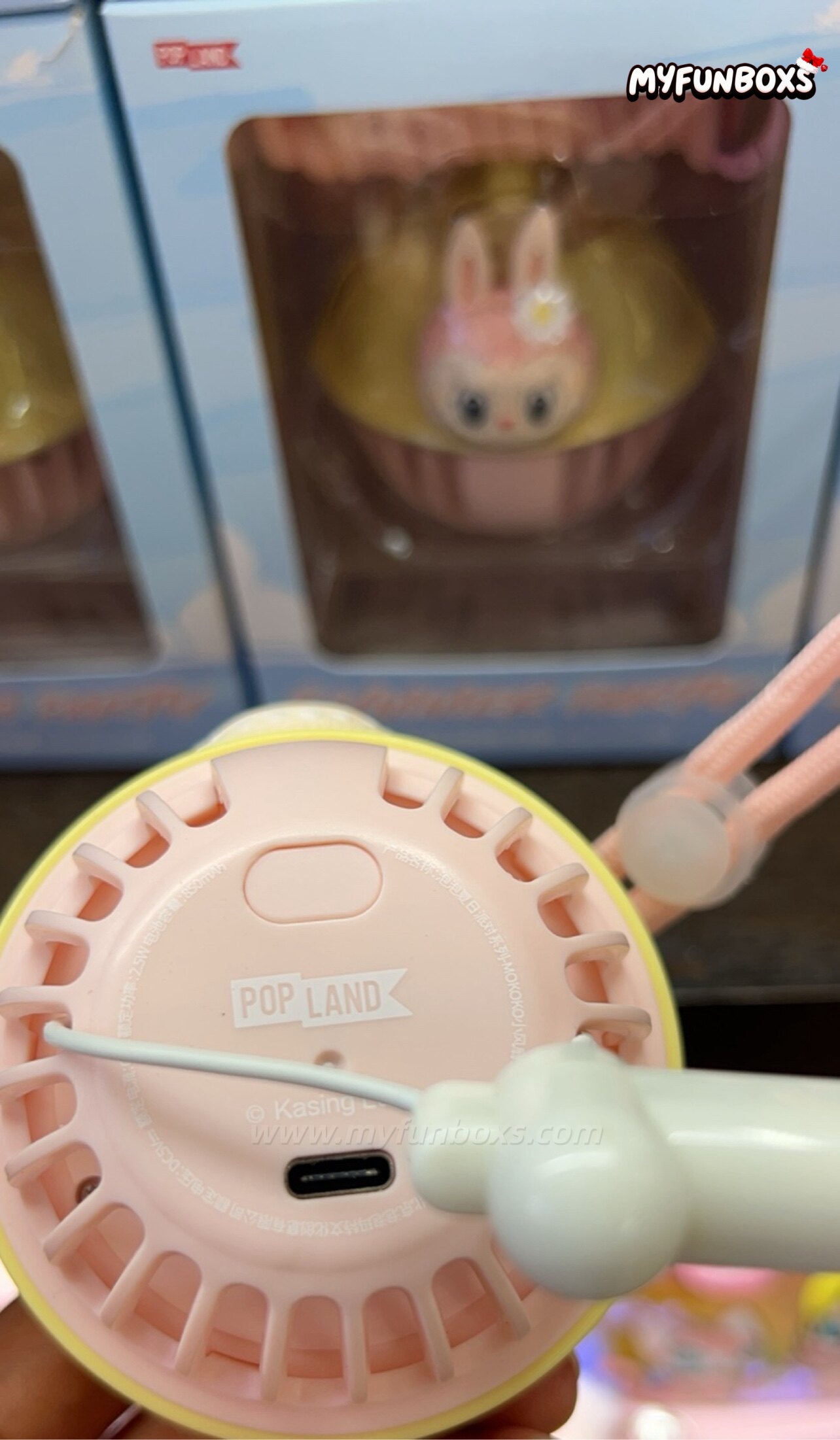 POP MART Land Exclusive “Bubble Summer Party” Series MOKOKO Mini Fan
