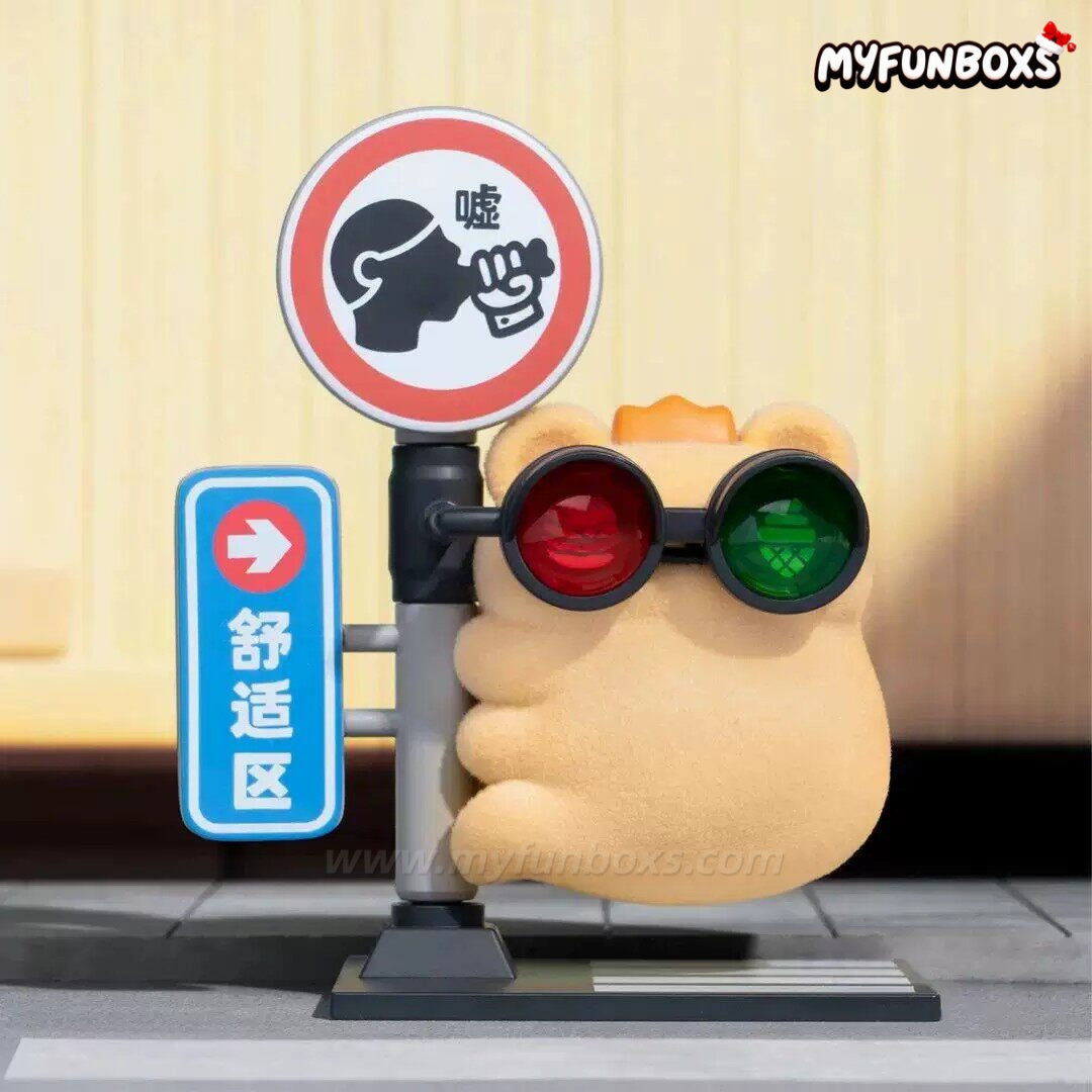 Little Beary Bug Brobdingnagian Adventure Series Figure Blind Box