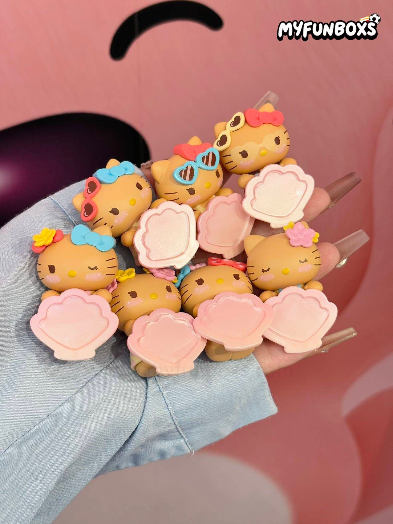 Sanrio Hello Kitty Beach Day Tan Series blind bag