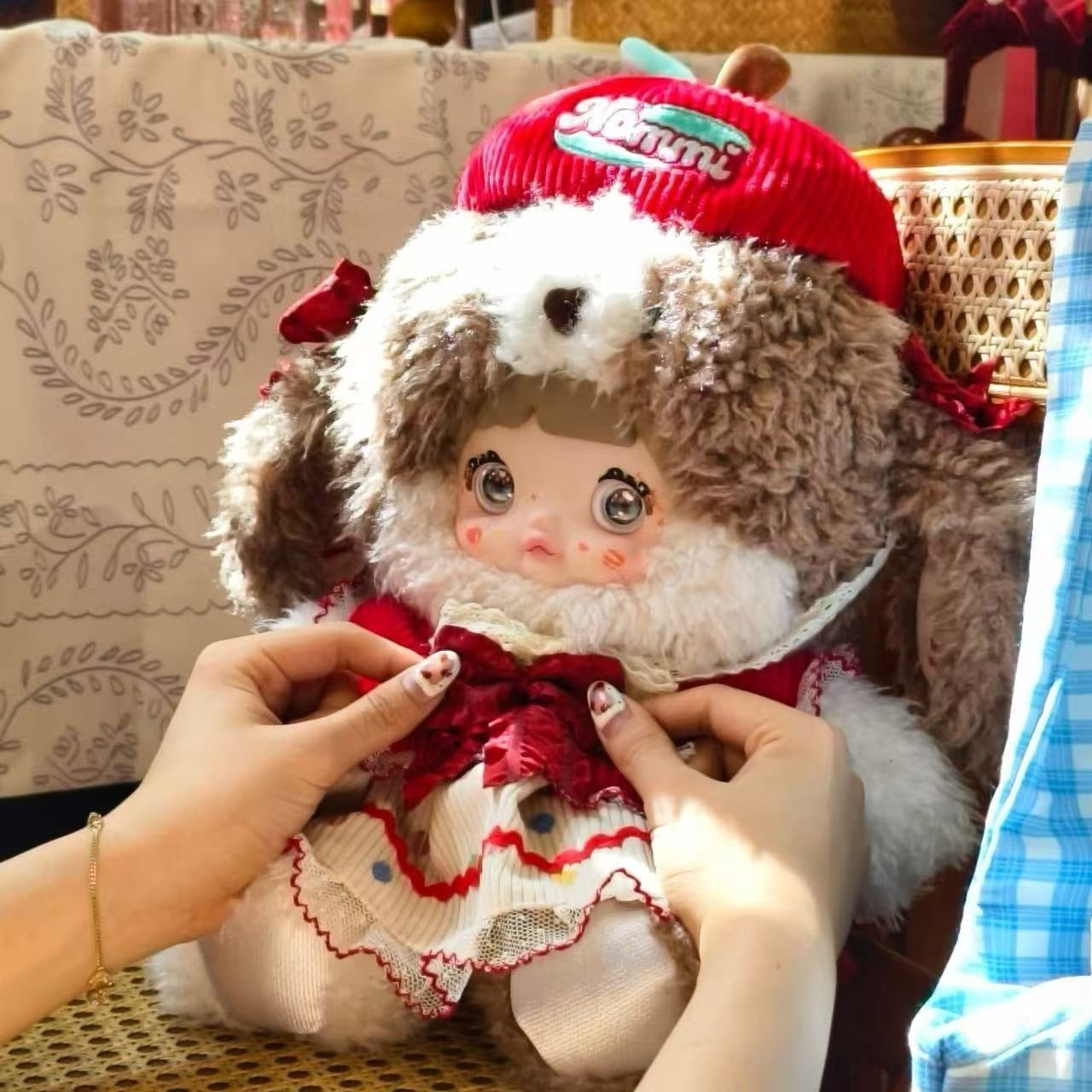 Nommi 400% Have a Bite of the Apple Series Plush, Limited Version