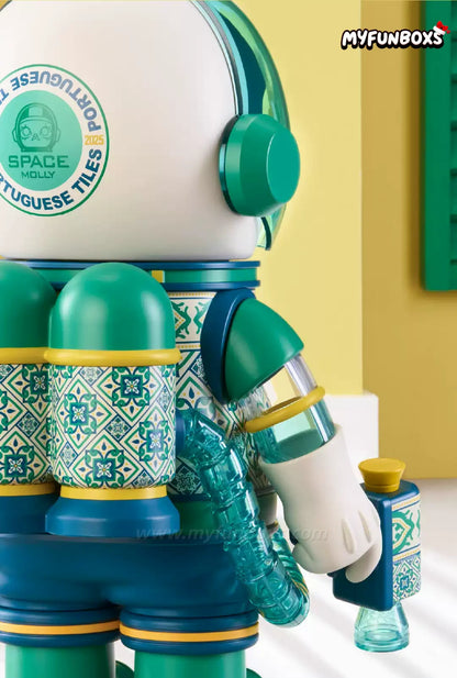 SPACE MOLLY Macau Exclusive - 400% Porcelain-Painted Figure
