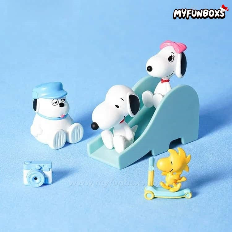 Snoopy PINK ME Series Mini Hanging Card Pendant Blind Box