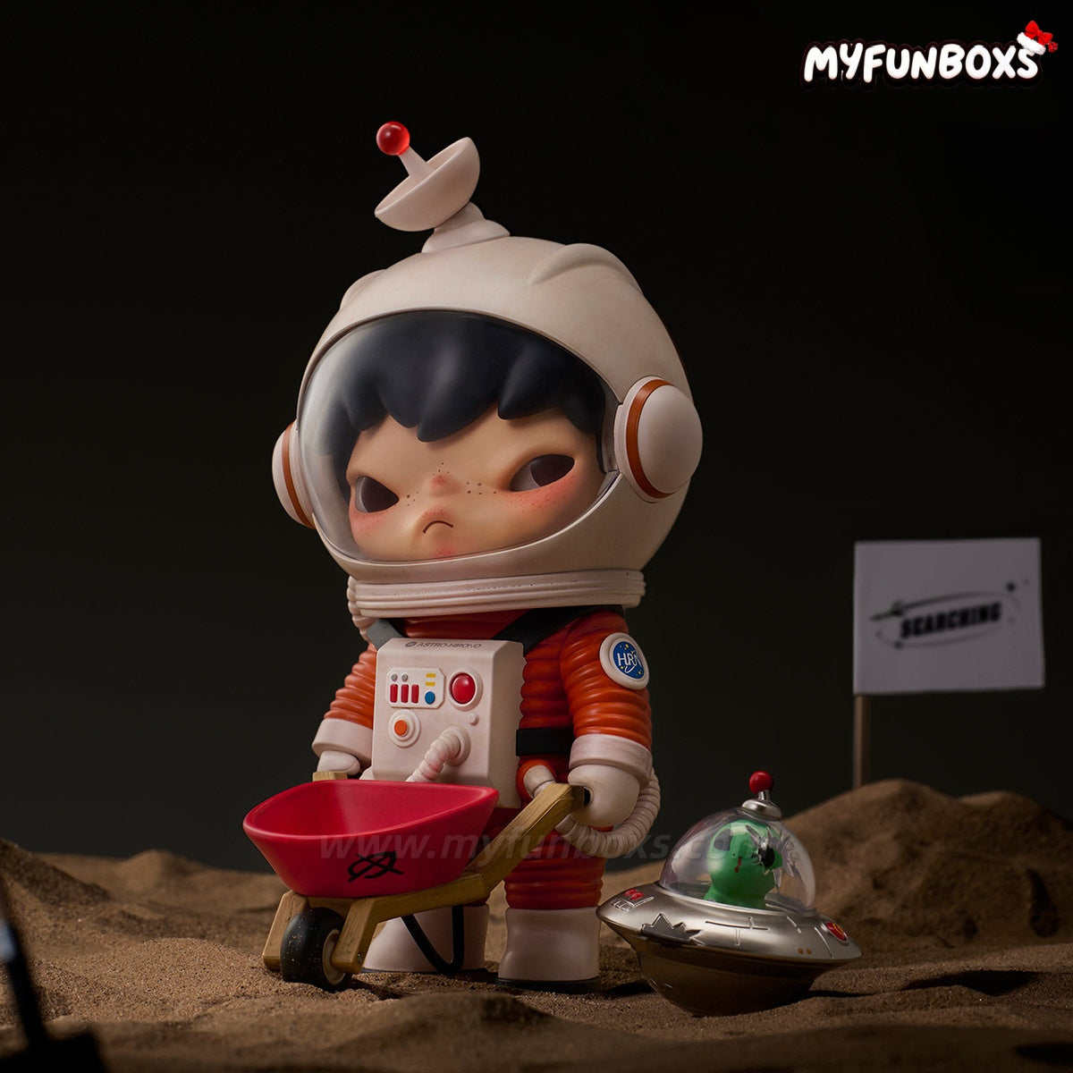 Hirono Search for Aliens Figurine