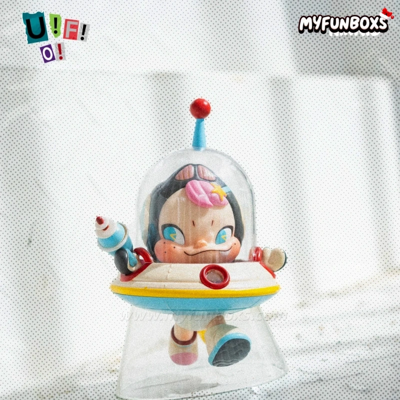 NINNIC UFO Figure Hanging Card