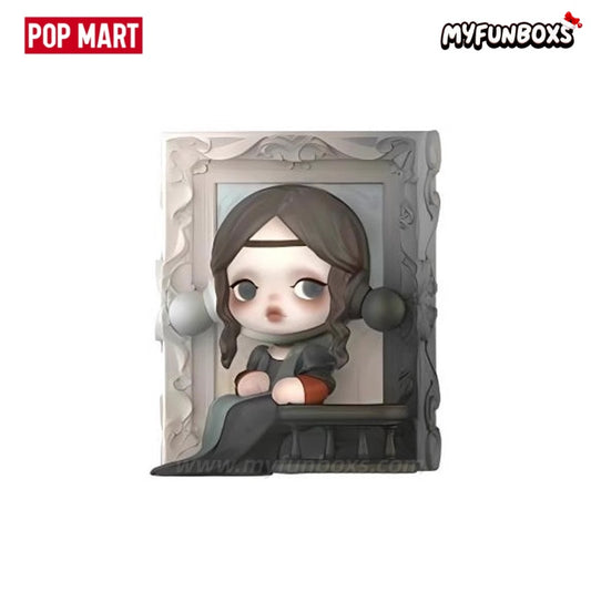 POP MART SKULLPANDA Entering the Painting Limited Hanging Card