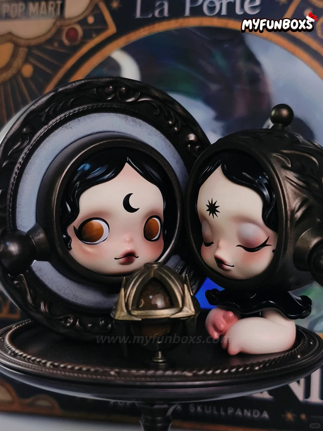 POP MART SKULLPANDA Mirror Persona Figure Hanging Card