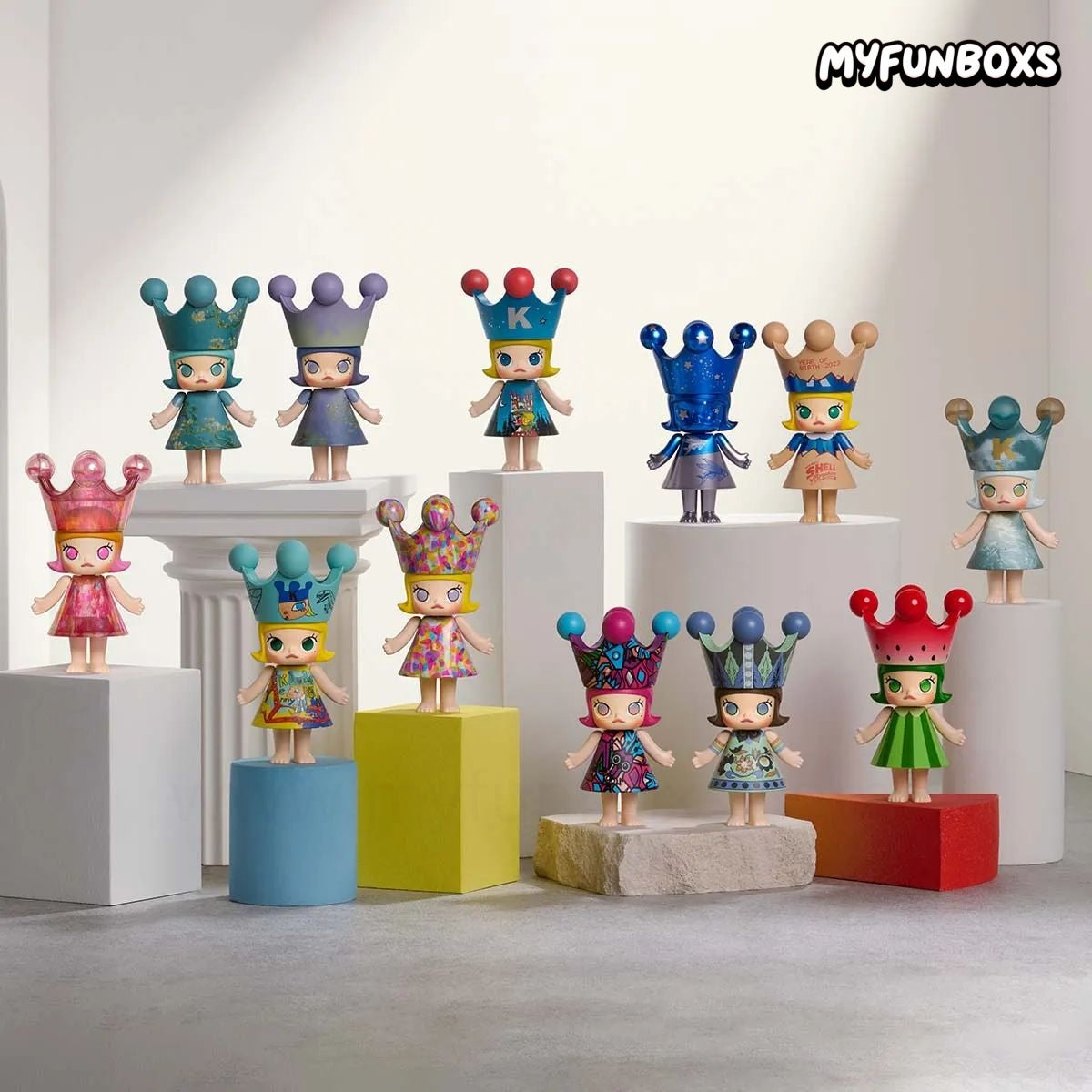 POP MART MEGA ROYAL MOLLY 100% Series 1 Figure Blind Box (PRE-ORDER)