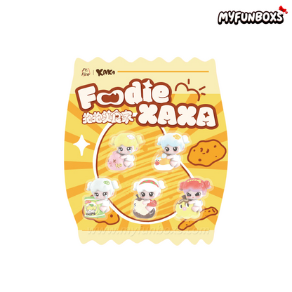 XAXA Hug a Foodie Hanging Card