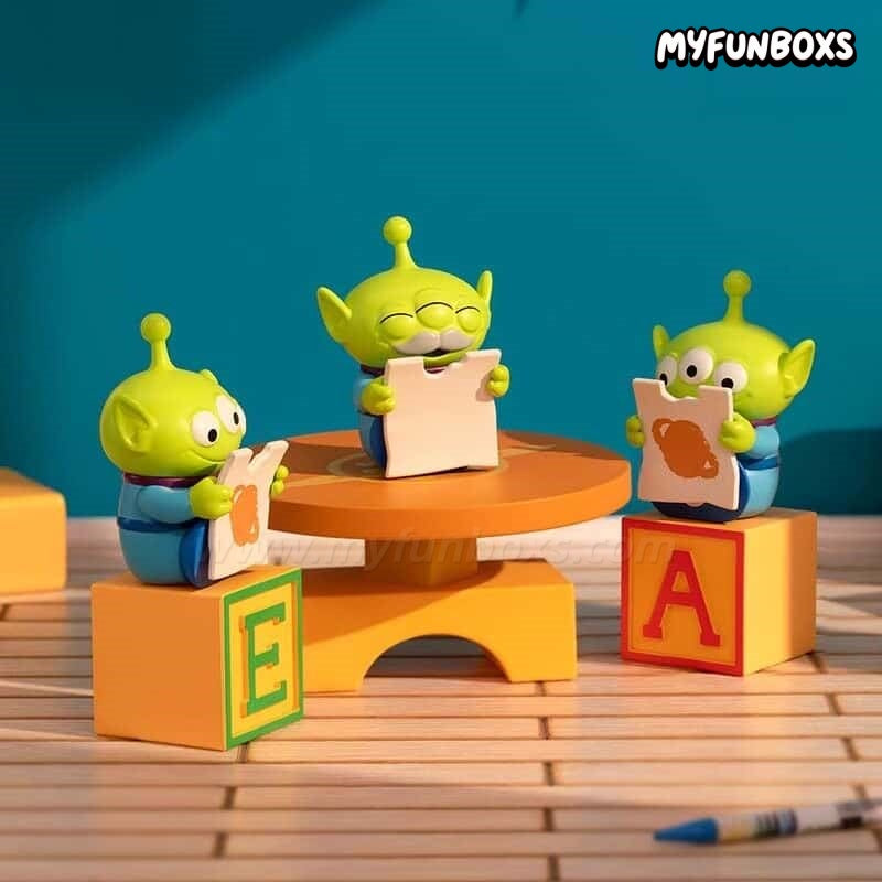 POP MART Pixar Alien Party Games Series scene blind box