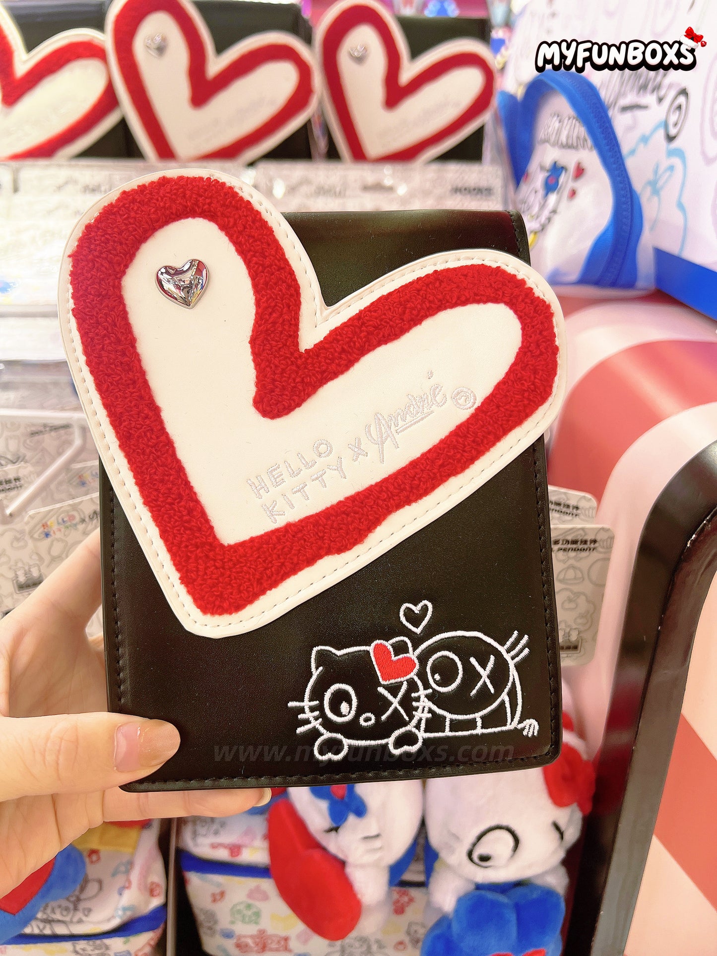 Miniso Hello Kitty × Andr Saraiva Collection – Merchandise