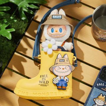 THE MONSTERS FALL IN WILDSERIES-Rain Boot Bag